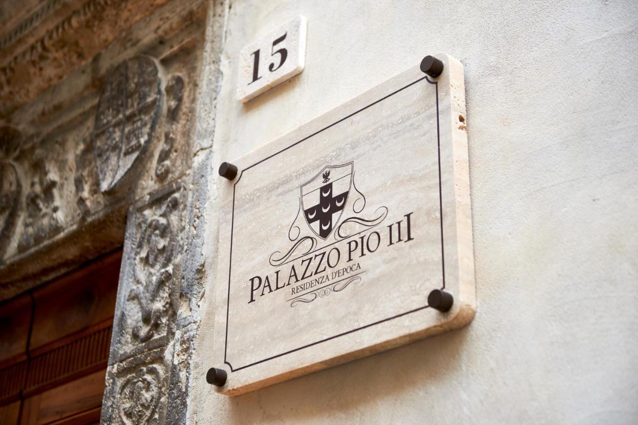 Palazzo Pio III - Residenza D'Epoca Bed & Breakfast Sarteano Ngoại thất bức ảnh