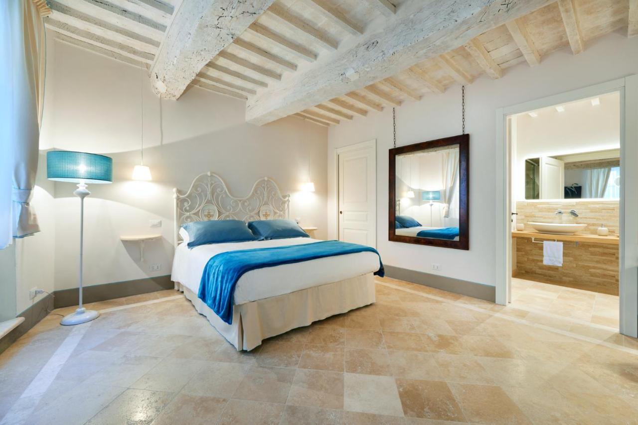 Palazzo Pio III - Residenza D'Epoca Bed & Breakfast Sarteano Ngoại thất bức ảnh