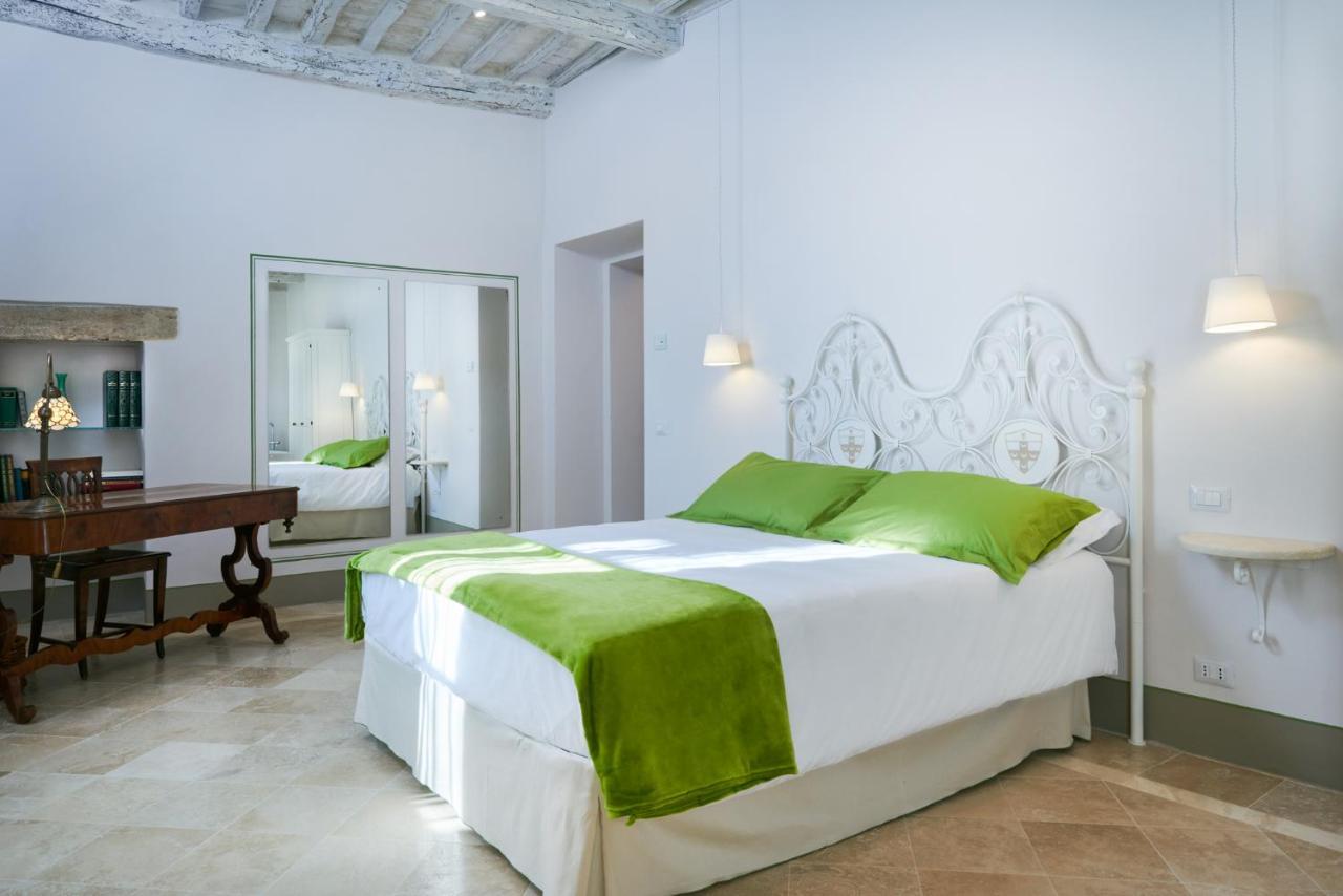 Palazzo Pio III - Residenza D'Epoca Bed & Breakfast Sarteano Ngoại thất bức ảnh